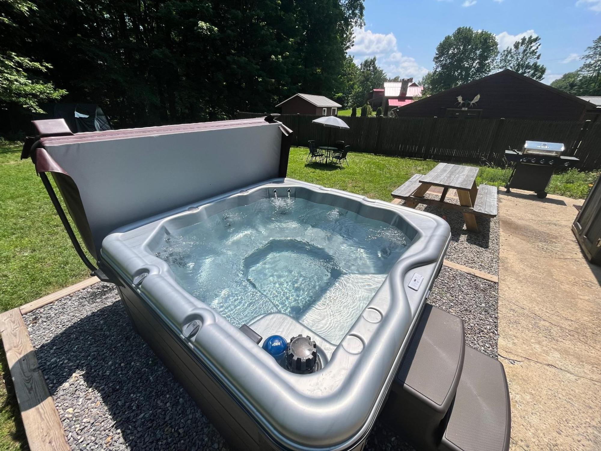 Ski Chalet W-Hot Tub, Only 3 Min To Sunday River Ski Lifts! Bethel Exterior photo